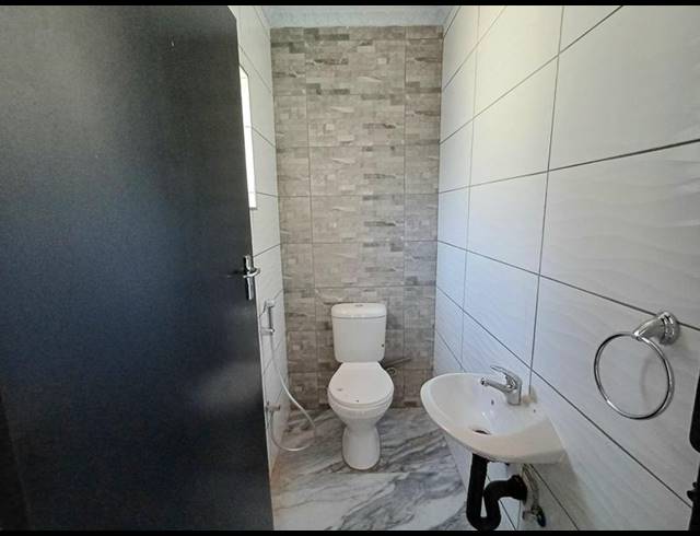 2 BEDROOM PROPERTY TO RENT IN LAUDIUM